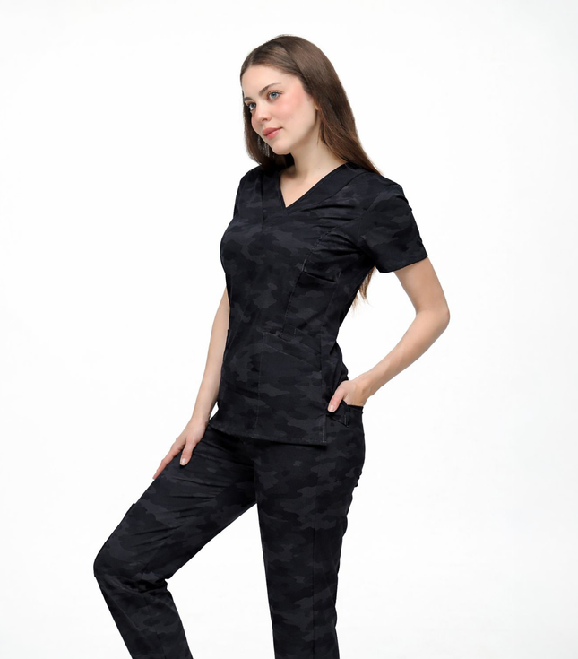 Cuello V con Pantalón - Camuflaje