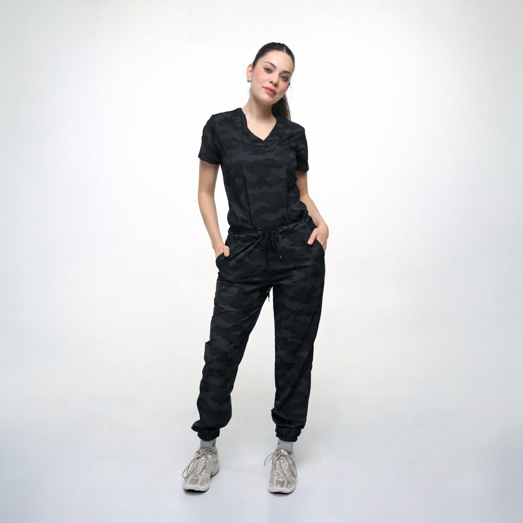 Cuello V con Pantalón - Camuflaje