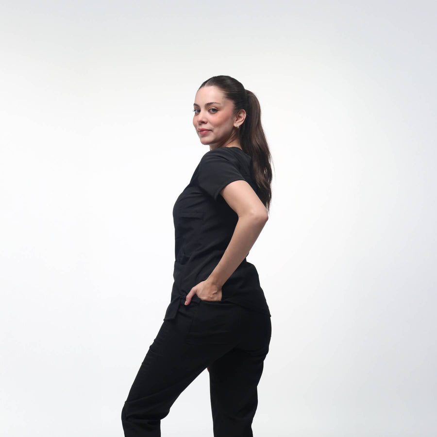 Cuello V con Pantalón - Negro