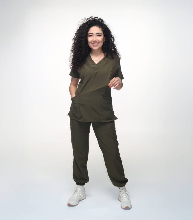 Cuello V con Pantalón - Verde Militar