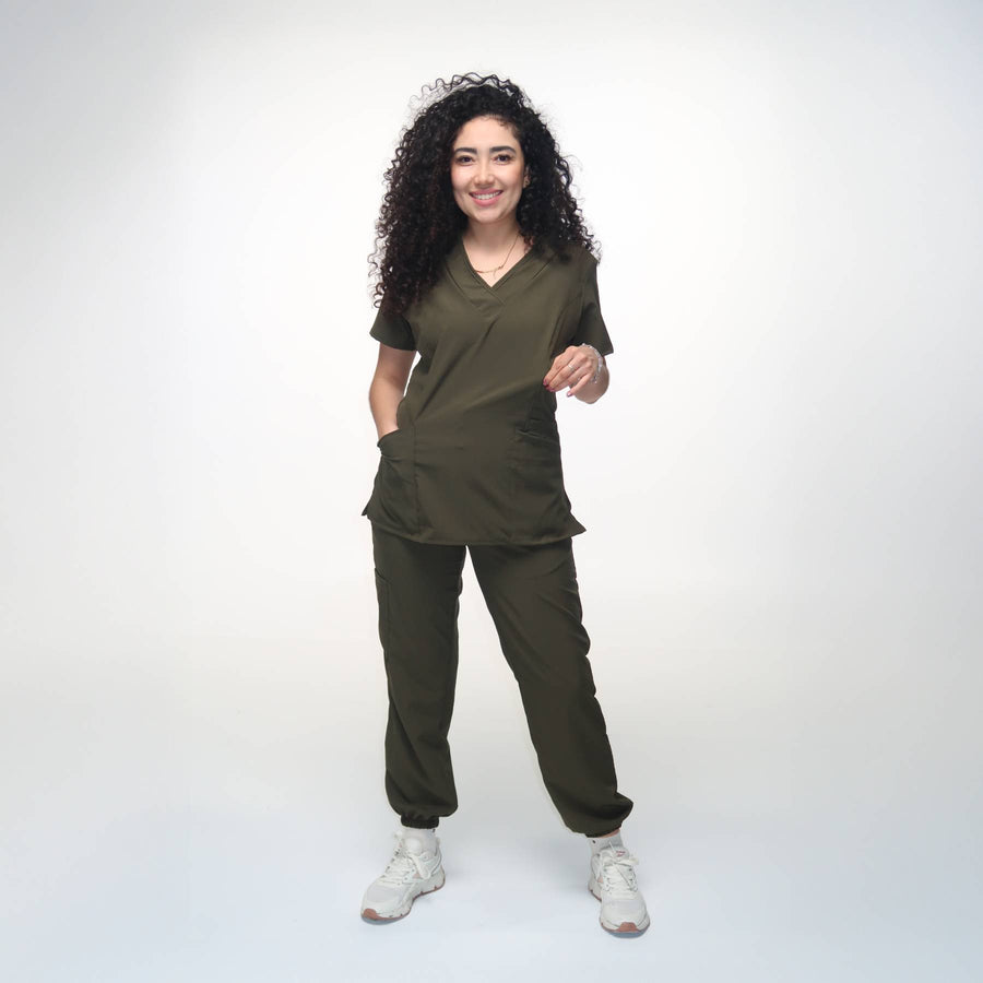 Cuello V con Pantalón - Verde Militar